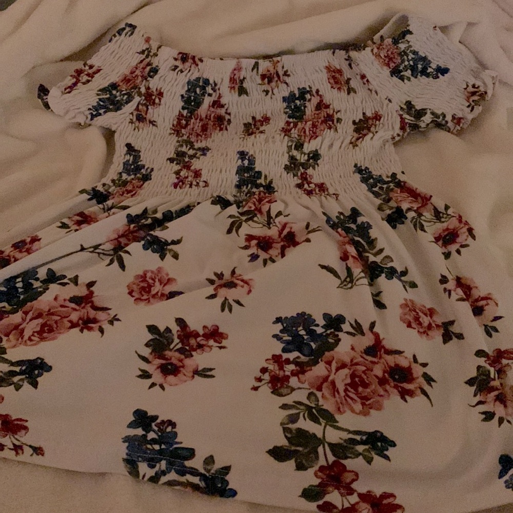 Off shoulder roses shirt It’s cute i would wear it would look good with my jeans